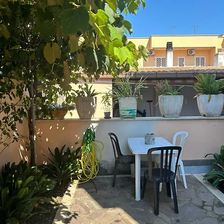 דירה Holy Isle Garden פיומיצ'ינו