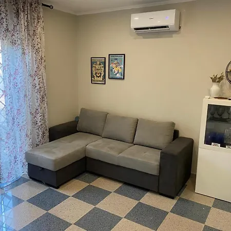 Holy Isle Garden Apartment Fiumicino